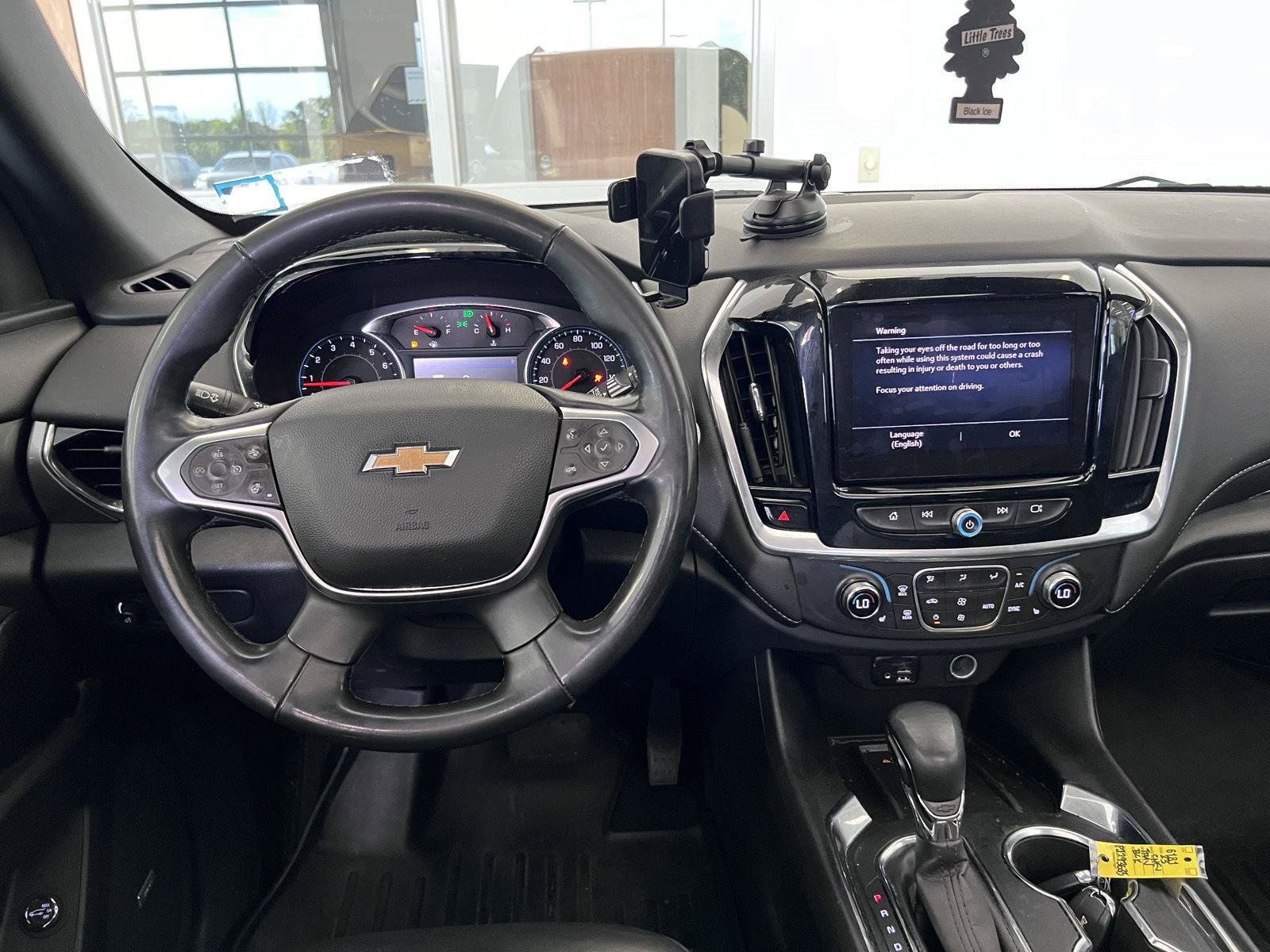 Used 2023 Chevrolet Traverse LT w/ LT Premium Package AWD/4WD image 6