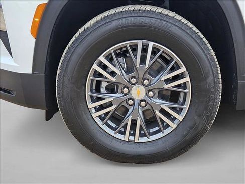 New 2026 Chevrolet Traverse LT w/ LPO, Floor Liner Package image 10