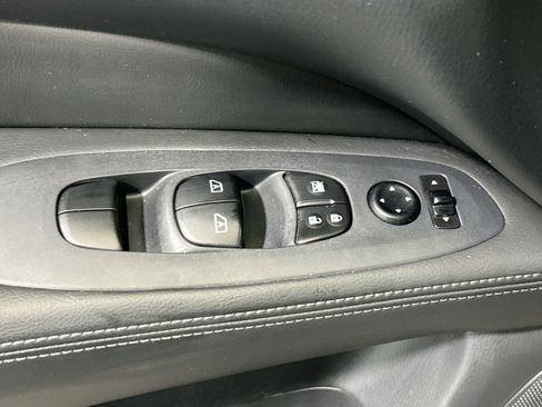 Used 2017 Nissan Pathfinder SL w/ SL Tech Package image 16