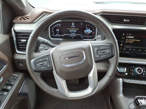 Used 2023 GMC Sierra 1500 Denali w/ Technology Package AWD/4WD image 23