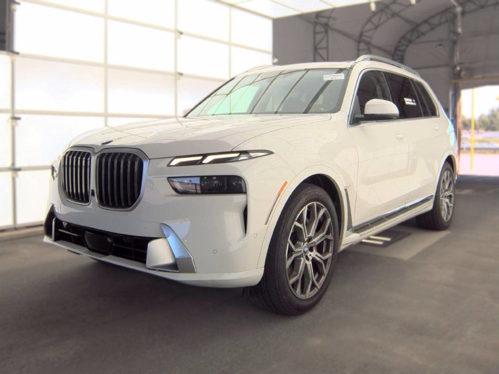 Used 2026 BMW X7 xDrive40i AWD/4WD image 1