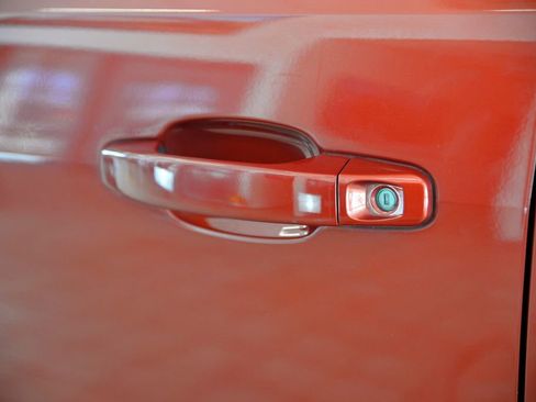 Used 2015 Chevrolet Colorado Z71 image 13