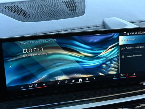 Certified 2025 BMW X7 xDrive40i w/ Executive Package image 36