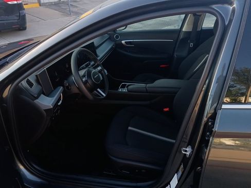 Used 2025 Hyundai Sonata SEL FWD image 4