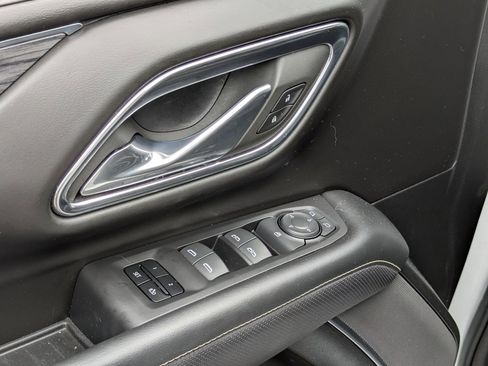 Used 2023 GMC Yukon SLT image 11