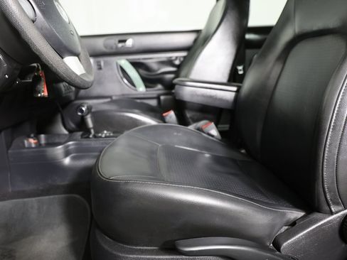 Used 2008 Volkswagen Beetle S image 11