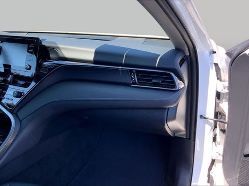 Used 2022 Toyota Camry SE w/ Carpet Mat Package (TMS) FWD image 18