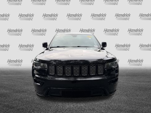 Used 2020 Jeep Grand Cherokee Altitude RWD image 3