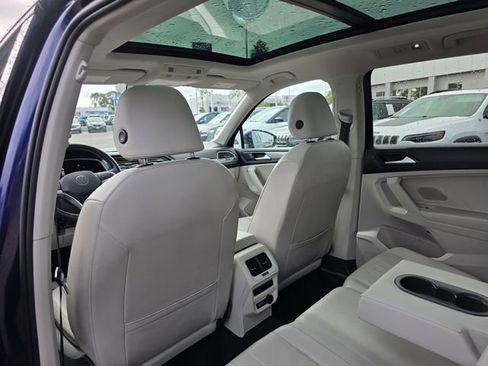 Used 2022 Volkswagen Tiguan SE image 17