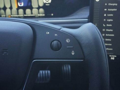 Used 2022 Tesla Model S Base image 12