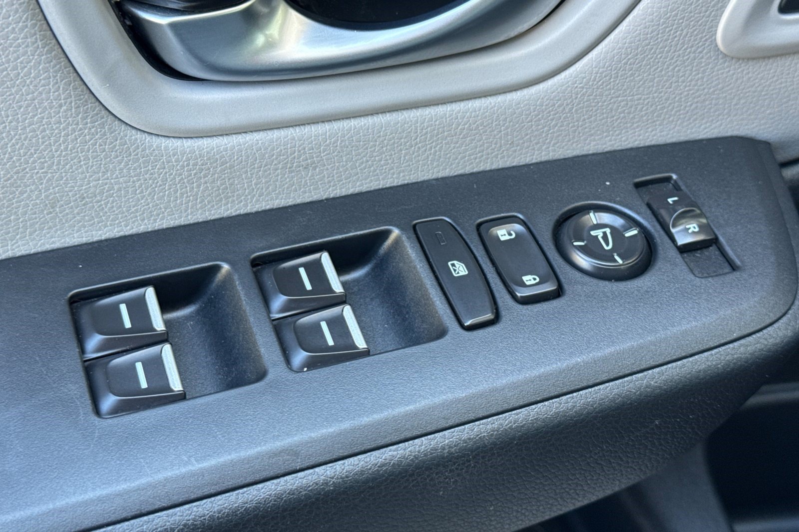 Used 2025 Honda Pilot Touring image 14