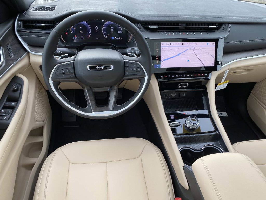 New 2027 Jeep Grand Cherokee Limited AWD/4WD image 9