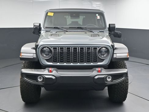 Used 2025 Jeep Wrangler Unlimited Rubicon w/ Convenience Group image 2