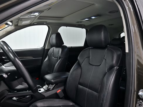 Used 2020 Kia Telluride EX AWD/4WD image 6