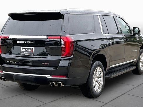 Used 2025 GMC Yukon XL Denali AWD/4WD image 13