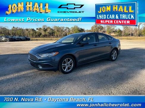 Used 2018 Ford Fusion SE w/ Fusion SE Technology Package image 2