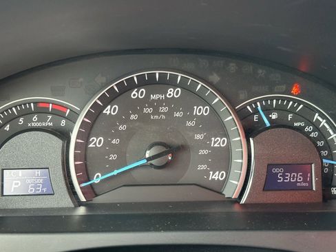 Used 2013 Toyota Camry L image 23