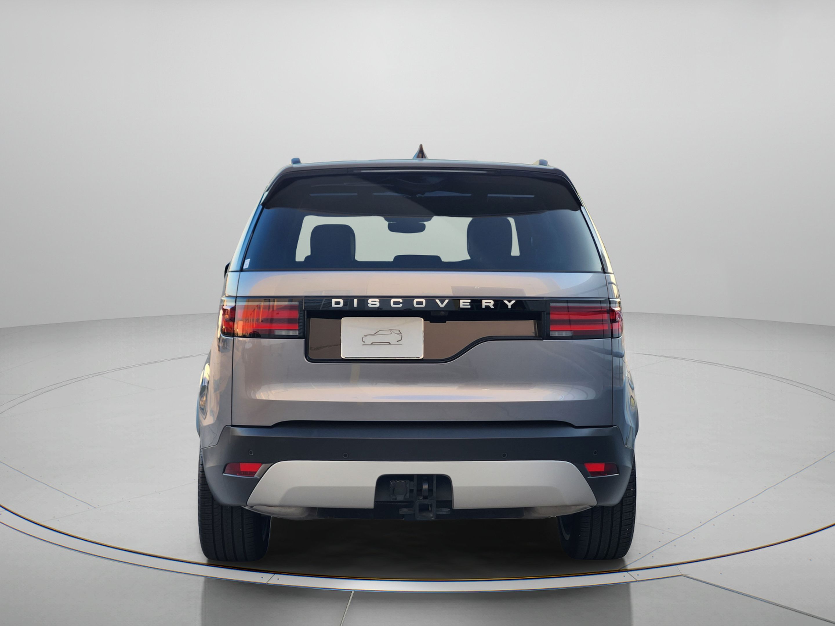 Certified 2025 Land Rover Discovery S AWD/4WD image 4