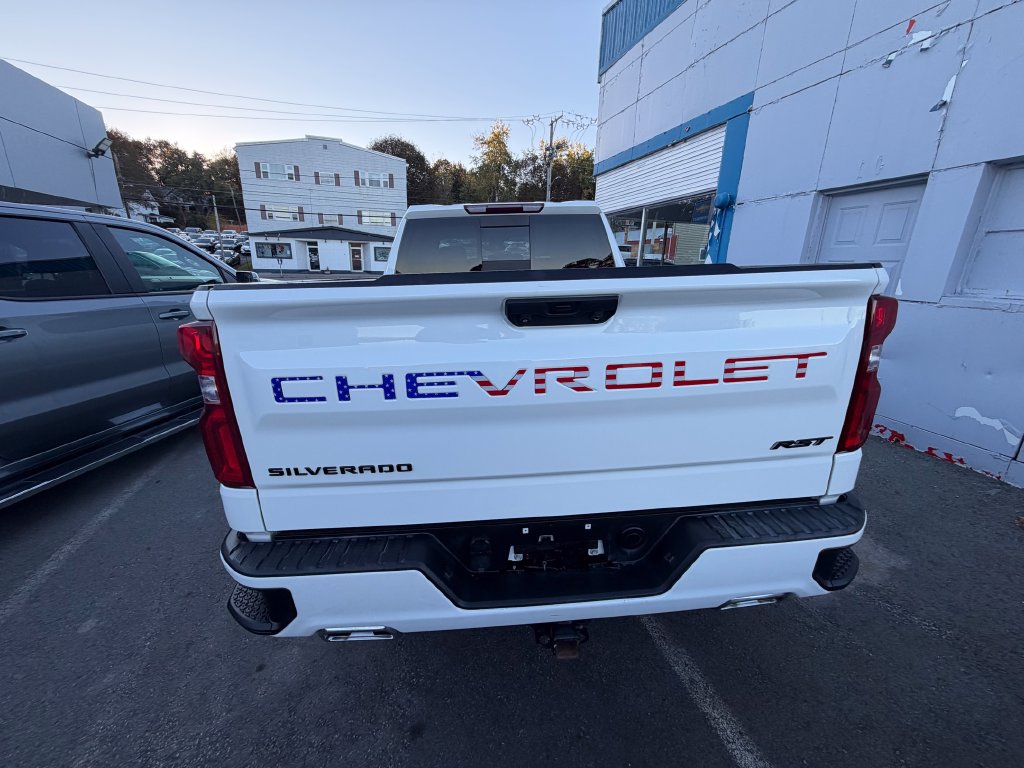 Used 2023 Chevrolet Silverado 1500 RST w/ Convenience Package II AWD/4WD image 4