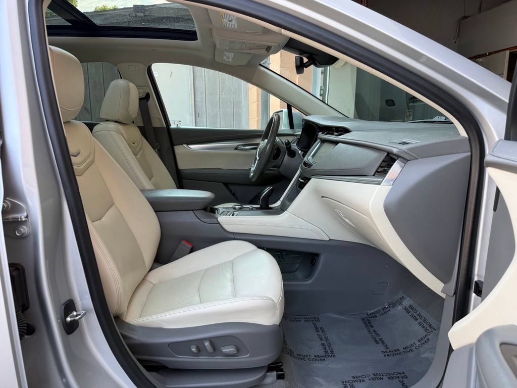 Used 2020 Cadillac XT5 Premium Luxury AWD/4WD image 21