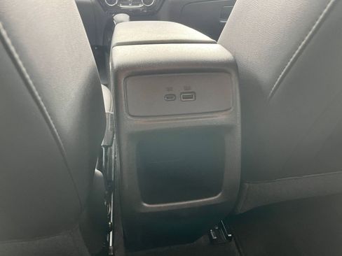 Used 2025 Chevrolet Trax LT w/ LT Convenience Package image 22