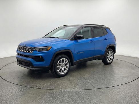Used 2025 Jeep Compass Limited image 3