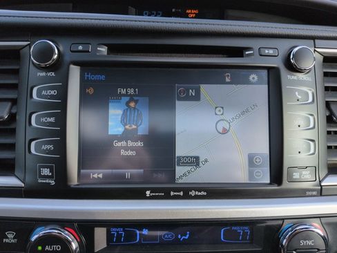 Used 2018 Toyota Highlander Limited image 19