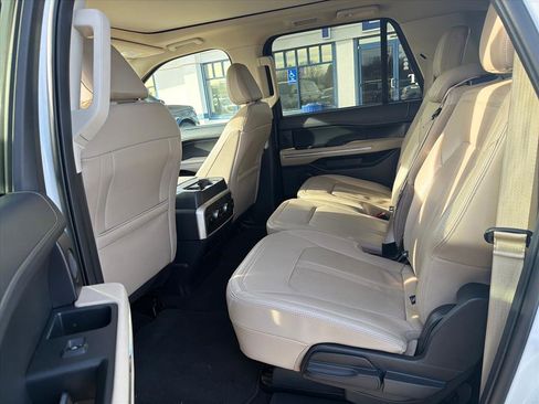 Used 2024 Ford Expedition Max Limited image 13