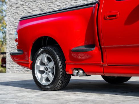 Used 2002 Ford F150 Lightning image 16