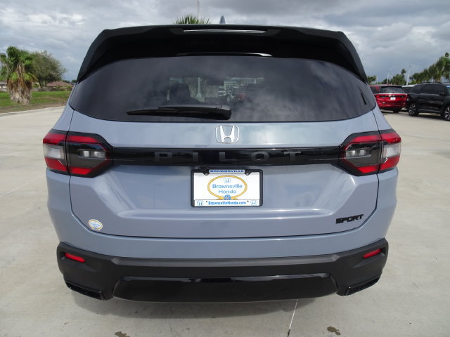 New 2026 Honda Pilot Sport image 5