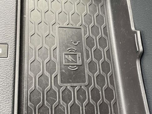 Used 2022 Nissan Frontier PRO-4X image 16