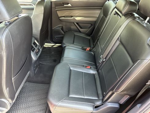 Used 2023 Volkswagen Atlas SE w/ Panoramic Sunroof Package AWD/4WD image 16