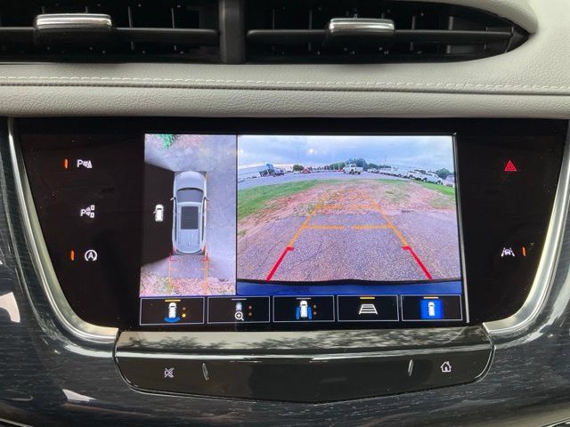 Used 2024 Cadillac XT6 Premium Luxury w/ Technology Package FWD image 15