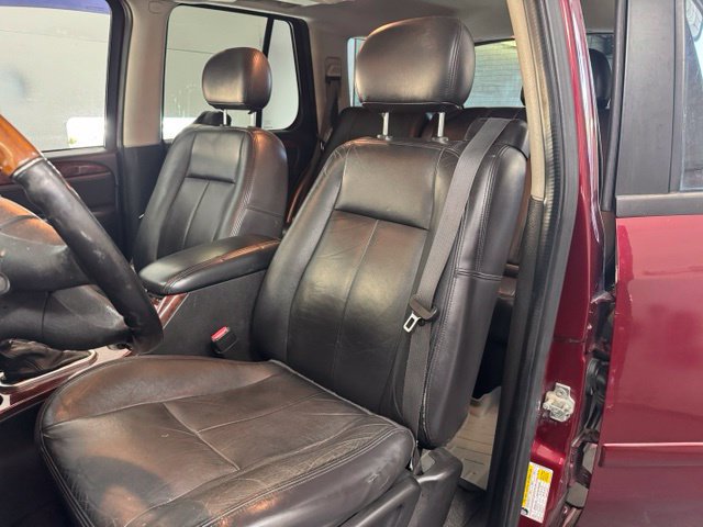 Used 2008 GMC Envoy Denali w/ Sun And 6-Disc Cd Package AWD/4WD image 17