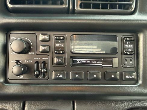 Used 2002 Dodge Ram 3500 Truck ST image 19