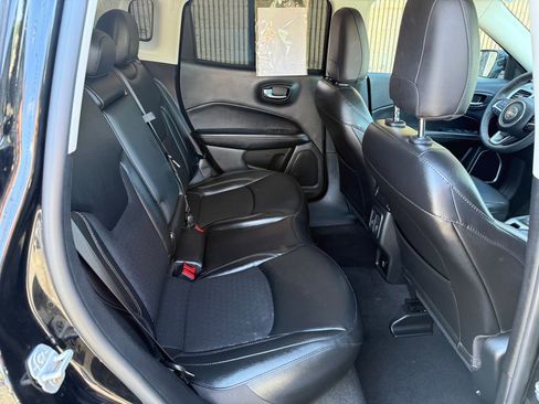 Used 2021 Jeep Compass Latitude FWD image 17