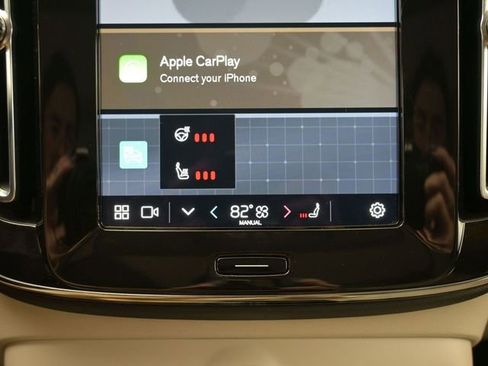 Used 2023 Volvo XC40 B5 Plus w/ Protection Package Premier image 21