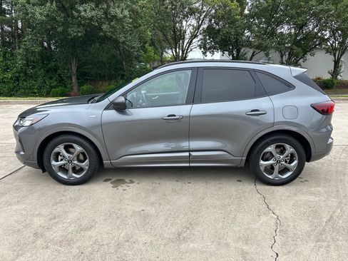 Used 2023 Ford Escape ST-Line w/ Tech Pack #1 FWD image 2