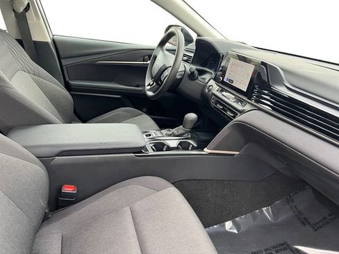 Used 2025 Toyota Camry LE image 20