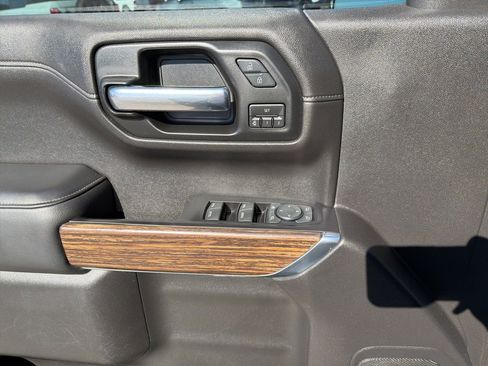 Used 2019 Chevrolet Silverado 1500 High Country w/ Technology Package image 14