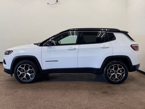 Used 2025 Jeep Compass Limited AWD/4WD image 2