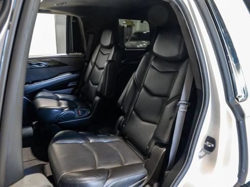 Used 2020 Cadillac Escalade Platinum RWD image 54