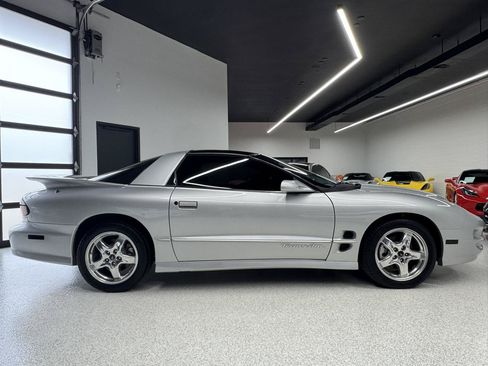 Used 2000 Pontiac Firebird Formula RWD image 16