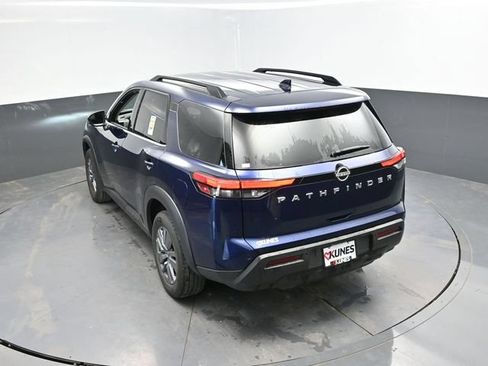 Used 2025 Nissan Pathfinder SV FWD image 43