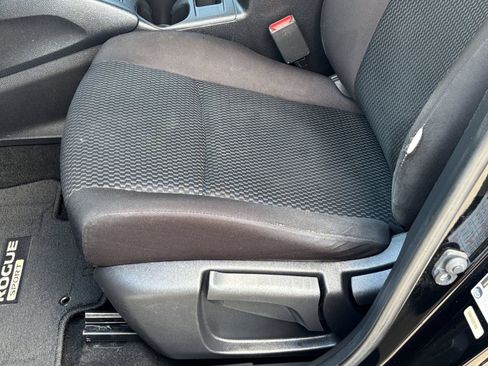 Used 2022 Nissan Rogue Sport S FWD image 16