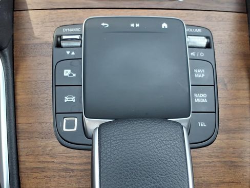 Certified 2025 Mercedes-Benz GLE 450 4MATIC image 21