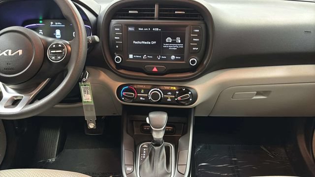 Used 2025 Kia Soul LX FWD image 12