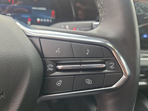 Used 2025 Chevrolet Equinox LT FWD image 27