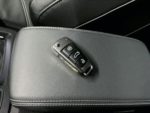 Used 2025 Audi Q3 2.0T Premium w/ Convenience Package image 13