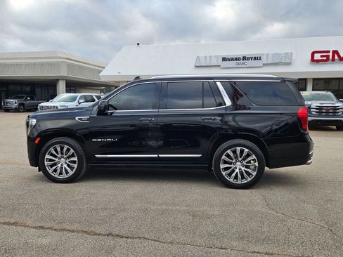 Used 2021 GMC Yukon Denali w/ Denali Premium Package image 2